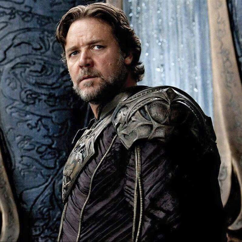 Frankie's News Break: Who Will Russell Crowe Play in Thor 4?; #RestoretheSnyderverse Keeps Trending